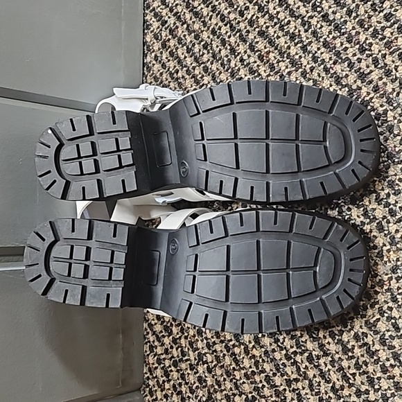 NWOB SO Sandle Heels size 9 - Picture 8 of 8